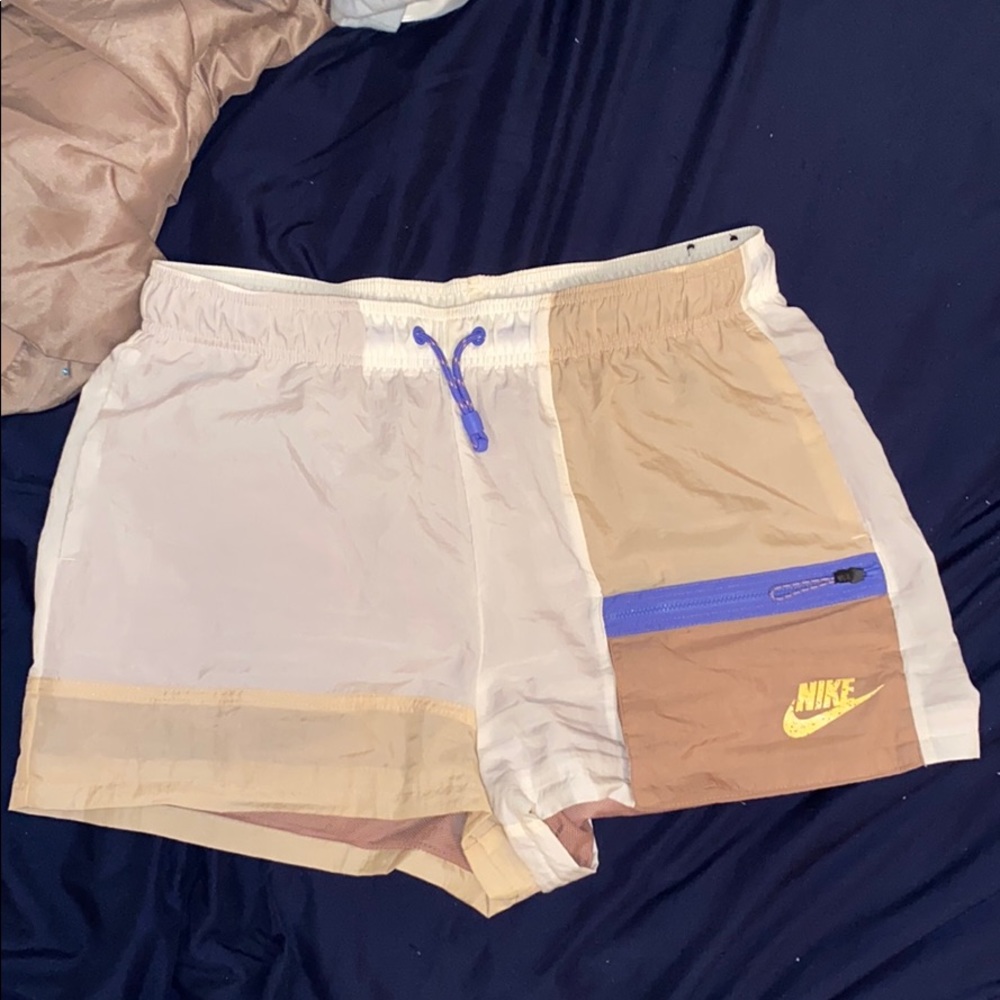 Nike sportswear Icon Clash Women’s shorts
